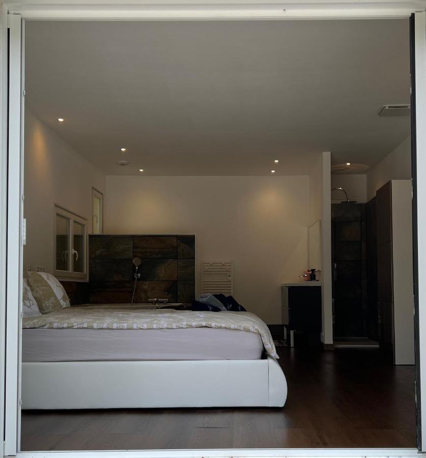 Brand New Villa With Fully Intergrated Air Conditioning & Private Pool, Overlooking Forest Sardan 外观 照片
