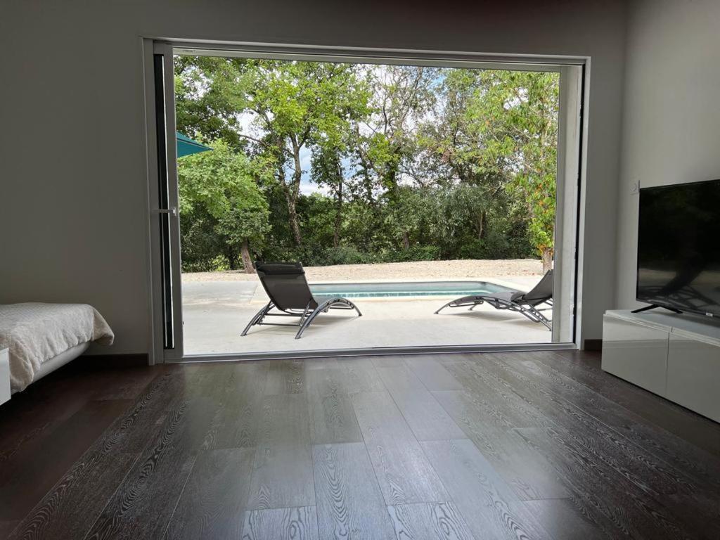 Brand New Villa With Fully Intergrated Air Conditioning & Private Pool, Overlooking Forest Sardan 外观 照片
