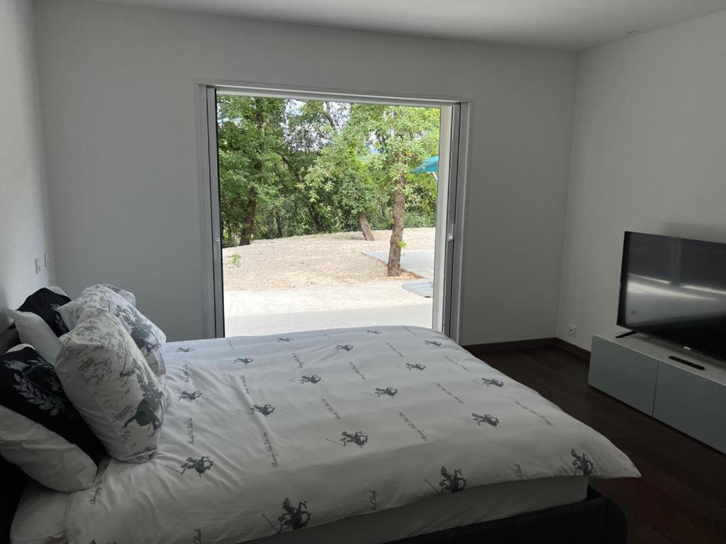 Brand New Villa With Fully Intergrated Air Conditioning & Private Pool, Overlooking Forest Sardan 外观 照片