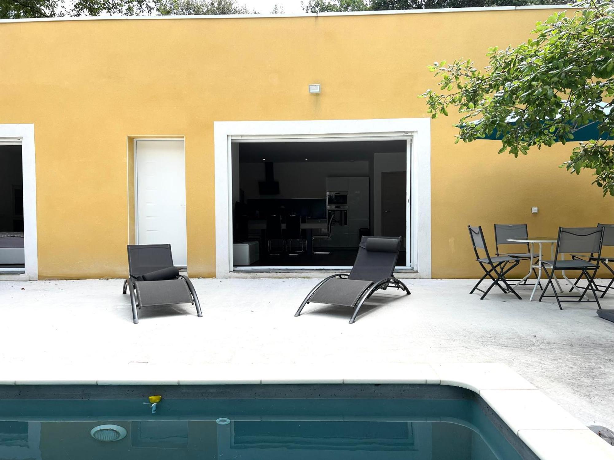 Brand New Villa With Fully Intergrated Air Conditioning & Private Pool, Overlooking Forest Sardan 外观 照片